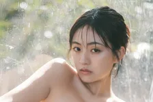 豊田ルナ、温泉旅館を舞台にスレンダーボディを大胆に披露