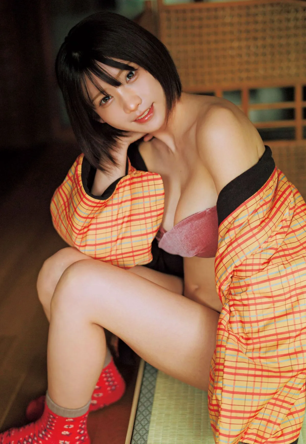 えなこ、10周年記念号で圧巻グラビア　『ヤンジャン』袋とじにデジタル版限定だった特別衣装収録