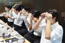 顔パックにメイク、服装の選び方まで… 慶應ソッカー部が“スーツ＆メイク”で激変　社会人に必要な「好印象」とは？