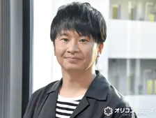 3週間の休養発表のオードリー若林、書店SNSで“最新ショット”が公開に　初小説『青天（アオテン）』サイン本に反響続々