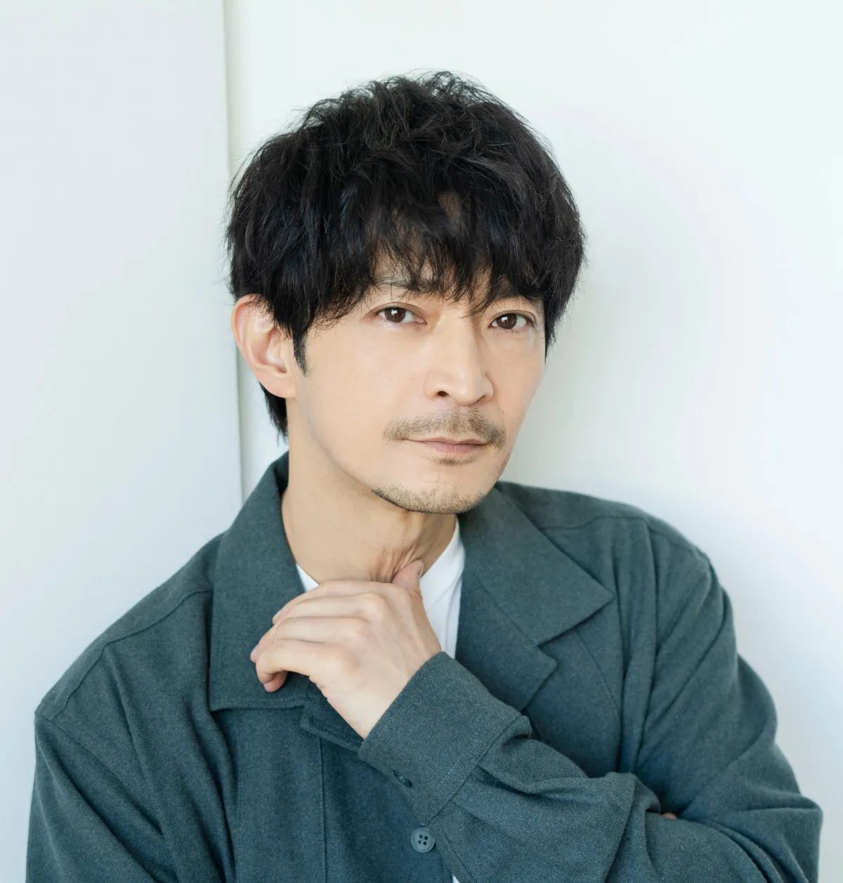 津田健次郎、“母”との2ショット「目元が似てますね！」「優しいお顔立ちが素敵」　『ラムネモンキー』で高橋惠子と共演