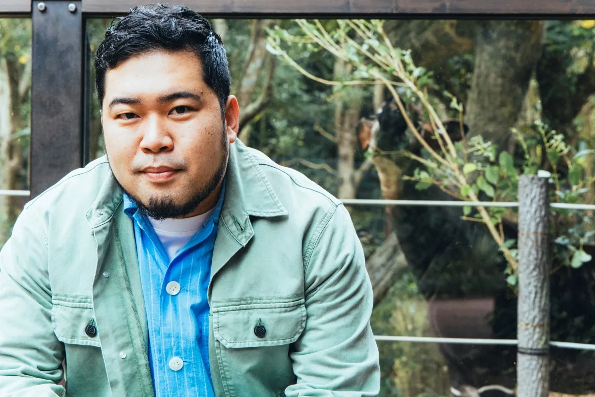 令和ロマン・松井ケムリ、初の単著は人間の生き方を考える動物エッセイ　動物との撮りおろし2ショットもたっぷり