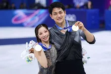 “りくりゅう”三浦璃来＆木原龍一、“ポケモン”のプレゼントに笑顔　2人で同じもの選び「まさかの御三家以外」「どんだけ仲いいねん!!」【ミラノ・コルディナ冬季五輪】