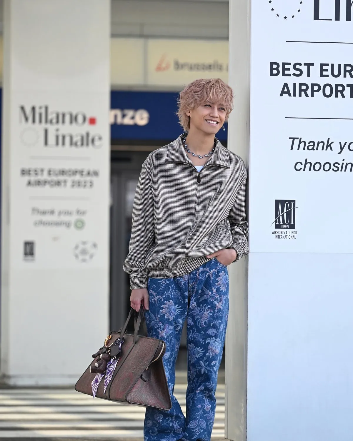 King & Prince・高橋海人、エトロまとい“遊び心”新ショット　ミラノに到着＆エアポートルック公開