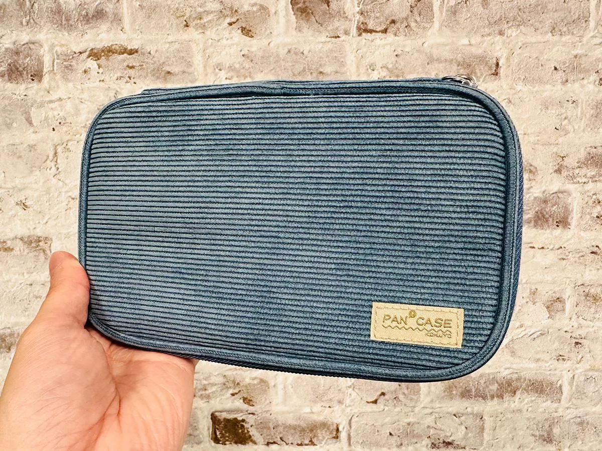 「よく考えられてる」「これは間違いなく最高傑作では！？」　パカッと大きく開く『コクヨ』のペンケースが「とにかく使いやすい！」