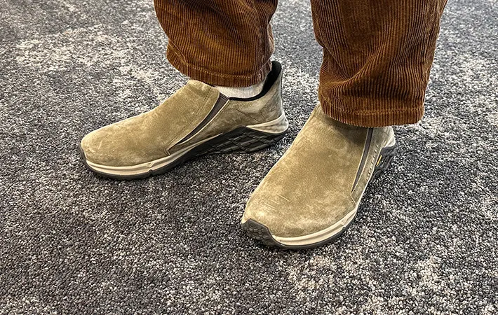 「10時間の立ち仕事でも平気だった」「ぜんぜん足が疲れない」　メレルの快適シューズ『ジャングルモック』は種類も多くて「もう1足欲しくなる」と評判