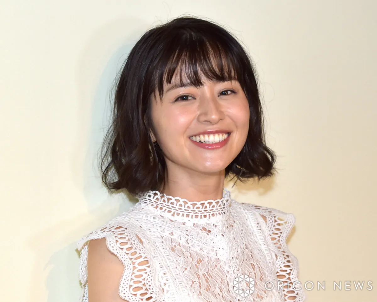 鈴木ちなみ、わが子を抱いた近影に反響「変わらないですね」「綺麗すぎママ」　2022年にシンガポールに移住