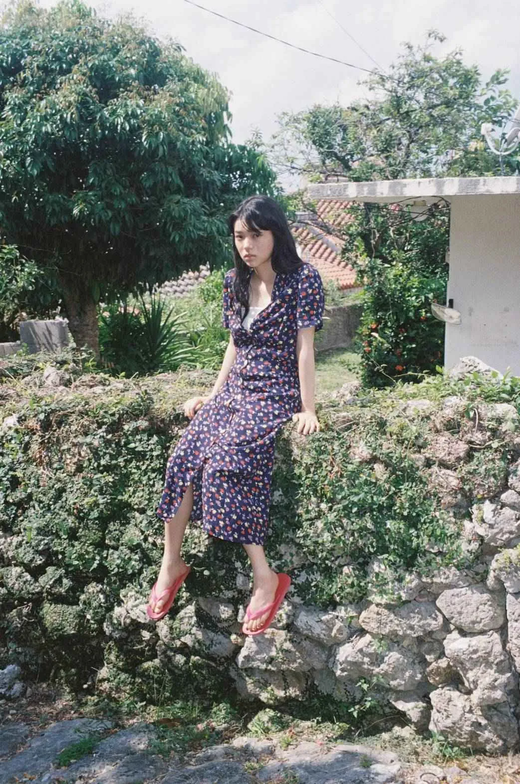 蒼戸虹子、不定期刊行フォトブックシリーズの最新作に登場　高橋一生主演『脛擦りの森』に出演