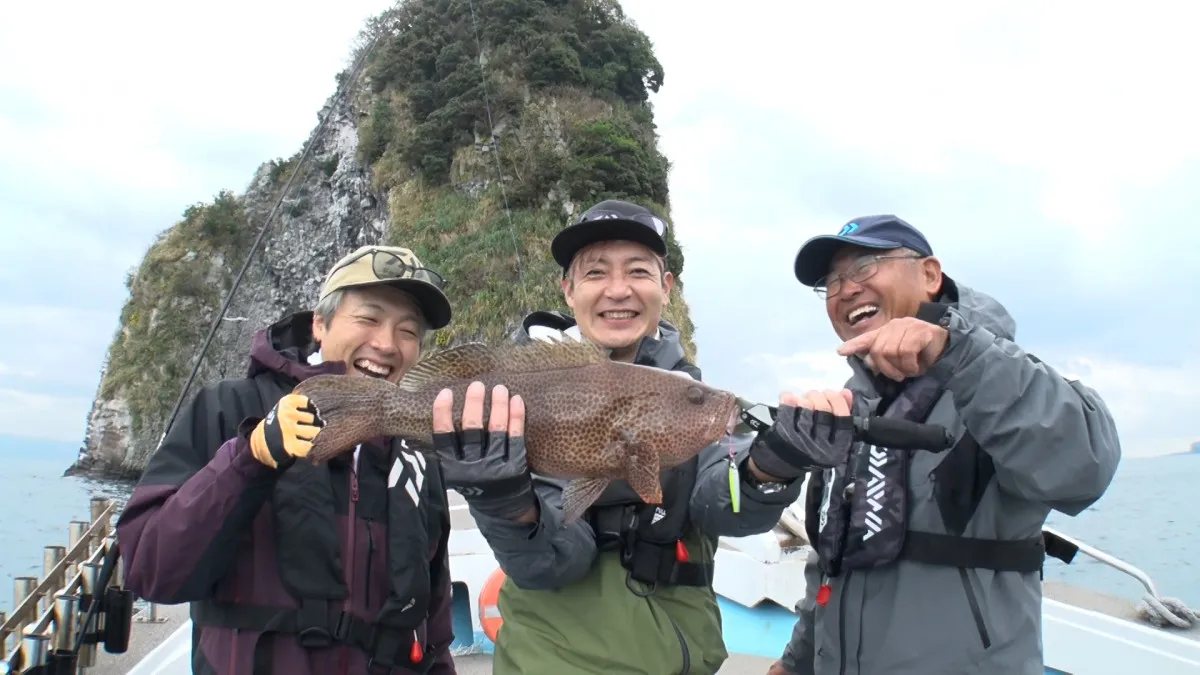 前川清の息子・紘毅、芸能界の釣り仲間たちと“さながらプライベート”な姿