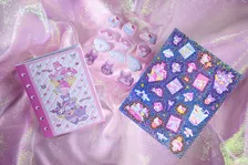 サンリオ雑誌『らぶキャラ』、シールスペシャル号発売　別冊付録にシール帳＆シールのセット　ぷっくりシールやキラキラシールも