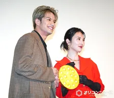 田中麗奈、2億円越えの純金のタコ焼き器を手ににっこり　会場は騒然　森崎ウィン「似合いますね」