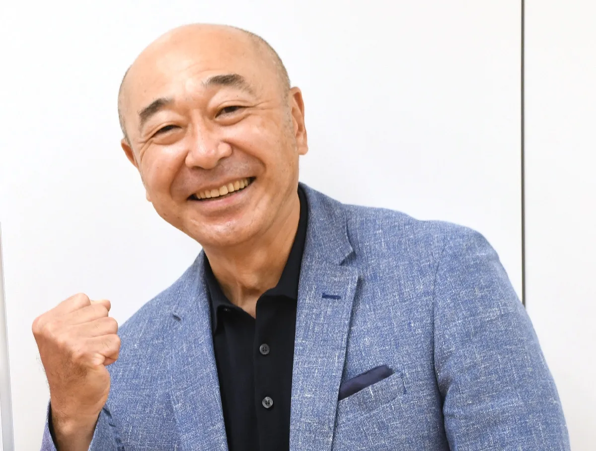 高橋克実、肩寄せ合う夫婦ショット　『おコメの女』相手役に反響「お似合いすぎる」「驚きました！」