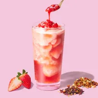 【スタバティーカフェ】春を告げる1杯『ストロベリー&ダブルティーフローズン』が登場