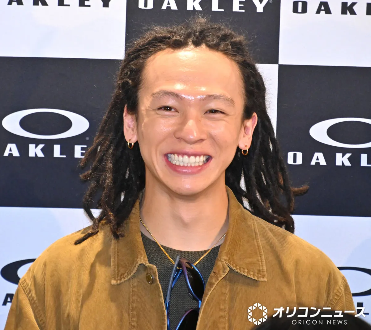 平野歩夢、「1月に骨折したばかりなのに」「もう試合出場」　レジェンドと“2ショ”近況に驚きの声