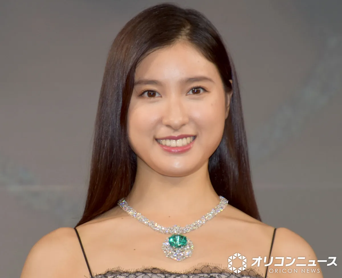 1児の母・土屋太鳳「小さな家族と一緒に作った」　ひな祭りの“ハート型”押し寿司を披露「彩り鮮やかでおいしそう」「愛がギュウギュウに詰まっている押し寿司ですね」