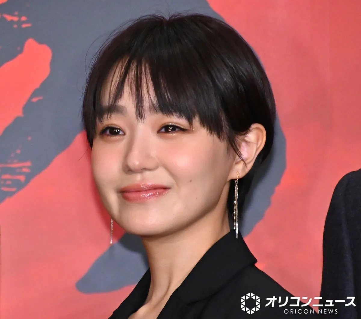 奈緒、“父親役”俳優とほのぼの2ショット「コチラの親子も素敵」「ノリさん嫉妬案件」