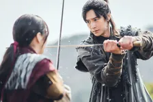 【あすから】ナ・イヌの勇ましい姿…純愛を貫く青年に　キム・ソヒョンのアクションも…韓国時代劇『王女ピョンガン 月が浮かぶ川』、放送スタート＜キャスト・あらすじ＞