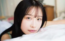 “奇跡の29歳”アイドル、『ヤンジャン』で初水着　圧倒的な透明感