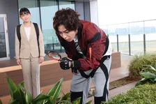 【超宇宙刑事ギャバン インフィニティ】第4話「地底の要塞」あらすじ　普通ならアリ得ない有本が登場　声は立木文彦