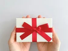 「ホワイトデーで悩まない」「甘いものが苦手でも安心」お菓子以外で喜ばれる“消えものギフト”