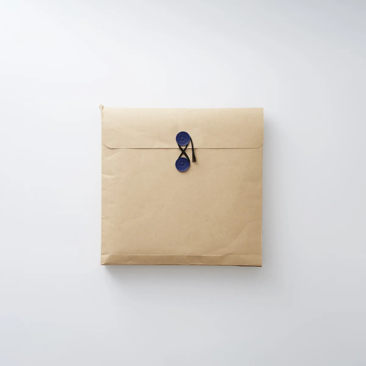 ヨルシカ、“書簡型小説”連動アルバムが通算3作目のデジタルアルバム1位【オリコンランキング】