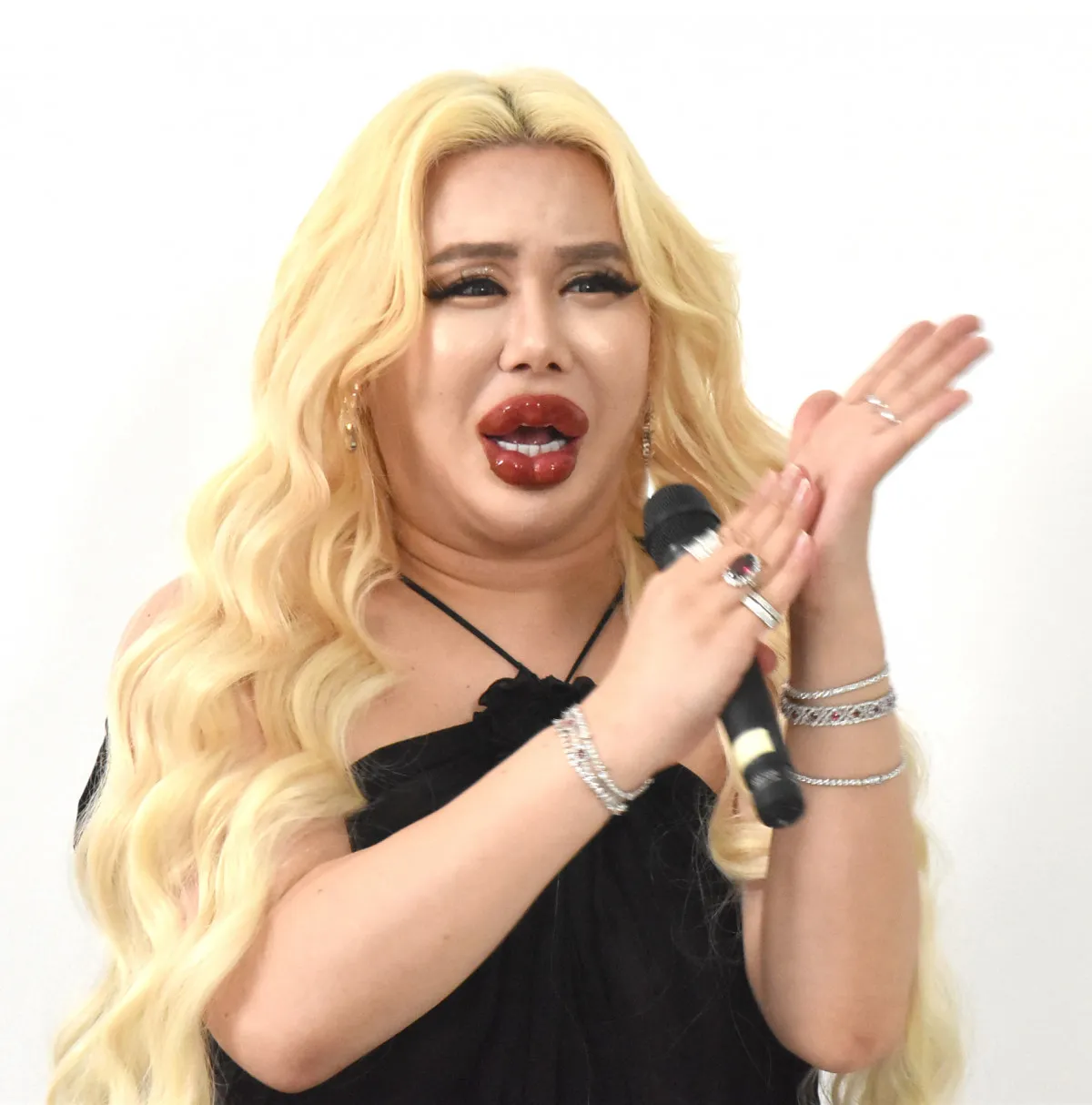 アレン様、収入が前年の「1000倍」　パワースポット効果に驚きの声「すごい！急いで行かなければ」