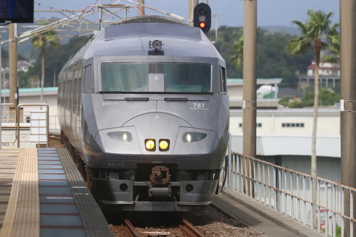 嵐＆ドリカムの公演がバッティング…　JR九州、特急列車の夜間滞在OKに　女性専用席も　イベント開催