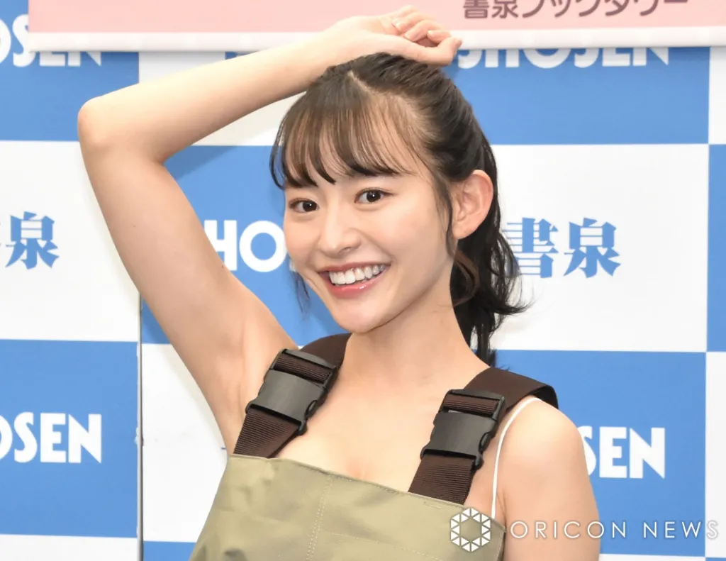 高崎かなみ、ピンクの爽やかグラビア！『ヤングガンガン』表紙＆巻頭に登場