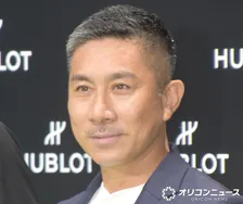 前園真聖、旬のミモザ＆花桃を飾った自宅ショットを披露「春を告げる大好きな花です」