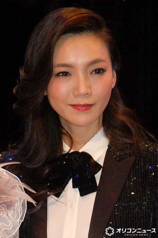 元宝塚トップスター和央ようか、直筆メッセージ「私的な事でお騒がせ」「心よりお詫び」