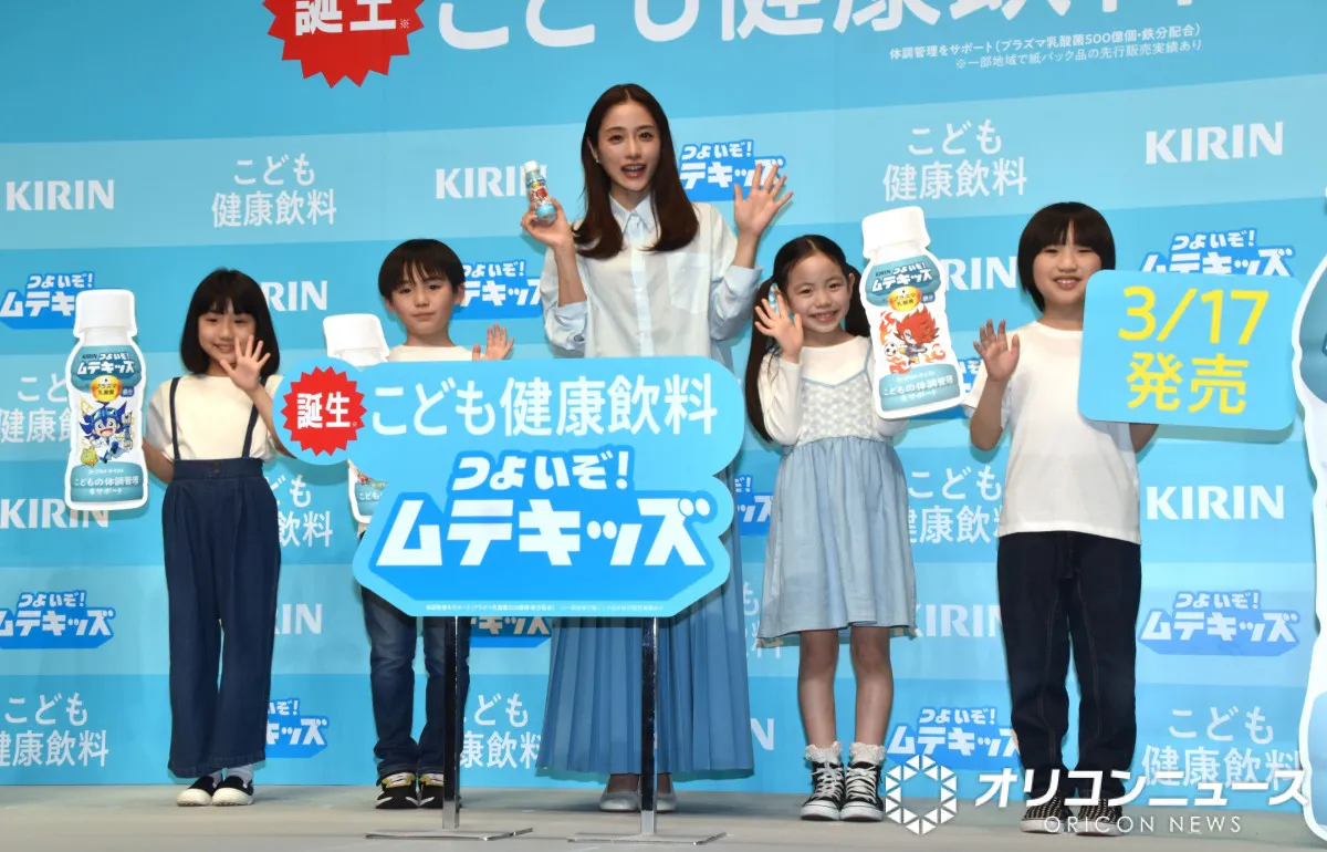 石原さとみ、子役との撮影を満喫「ずっと笑って遊んでました」　無敵の笑顔を褒められ照れ