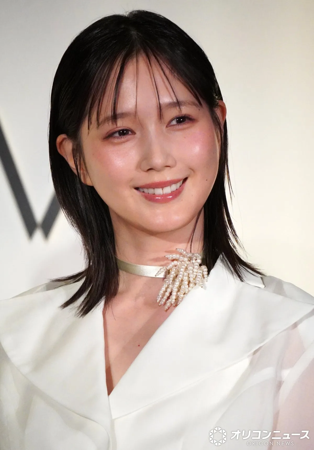 本田翼、透明感あふれる純白衣装で登場　モデルとしてのプロ意識も「残っていくお手伝いがしたい」