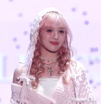 【TGC】ME:I・SUZU、天使級“かわいい”更新　ガーリーなビジュアル披露