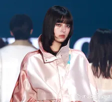 【TGC】池田エライザ、光沢感あるピンクコーデで魅了「みなさんにとって最高の思い出になったら」