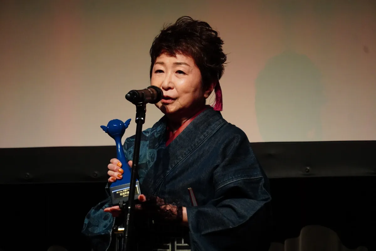 田中真弓71歳、声優業は「あと10年くらい頑張ります！」　『声優アワード』ユーモアあふれるスピーチ
