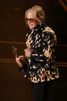 エイミー・マディガン、助演女優賞受賞　40年越しの悲願達成「第98回アカデミー賞」