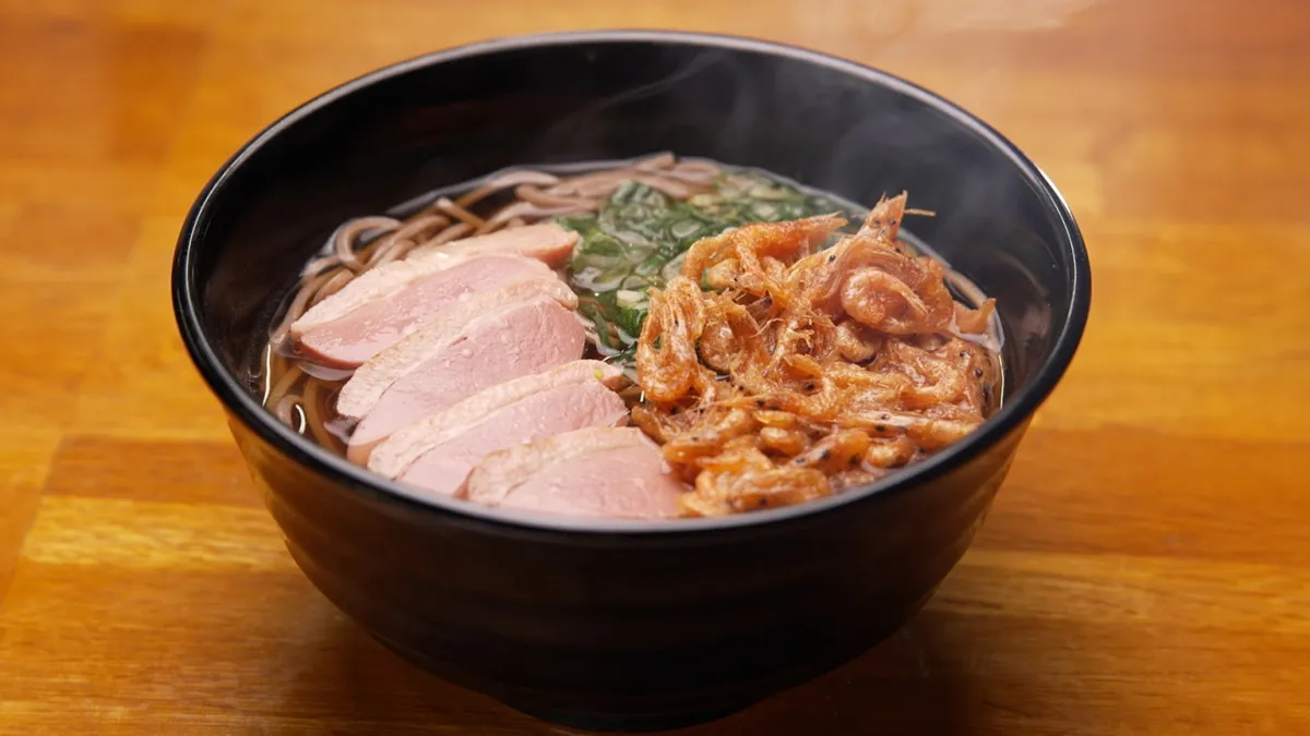 滋賀・長浜で父から受け継いだ至高の一杯　ドランク塚地「鴨の脂の甘みがしみてきて絶品ですわ〜」