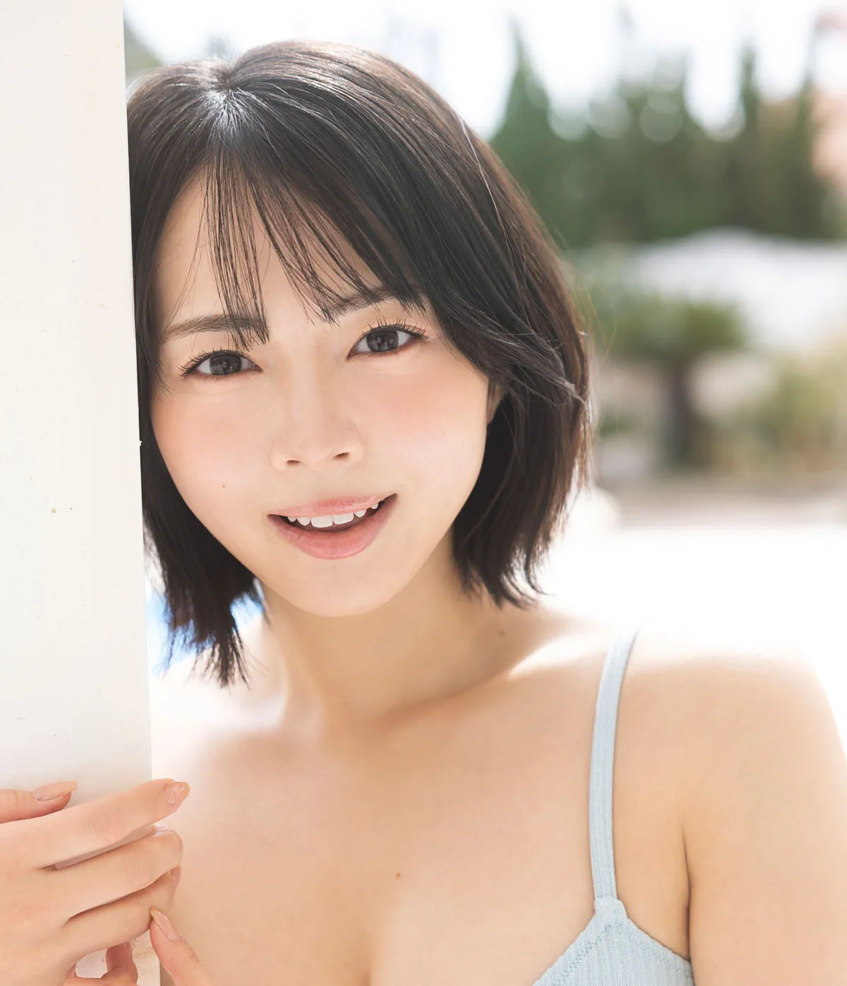 3月28日解散のアイドル「#ババババンビ」緑色担当・神南りな、週プレソログラビアで美ボディ公開「人生初、崖での撮影を経験しました」