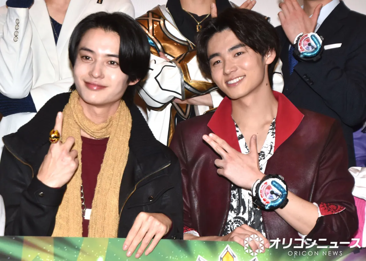 冬野心央＆井内悠陽、『ゴジュウジャー』堤なつめから1年で仲良く　相性ぴったりで共演陣がイジる「赤色は天然なのか？」