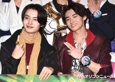 冬野心央＆井内悠陽、『ゴジュウジャー』堤なつめから1年で仲良く　相性ぴったりで共演陣がイジる「赤色は天然なのか？」