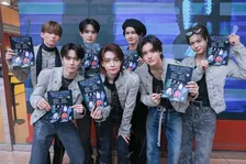 aoen、タワーレコード渋谷店前にサプライズ登場　2ndシングルリリース＆47都道府県ツアーを記念してビラ配布