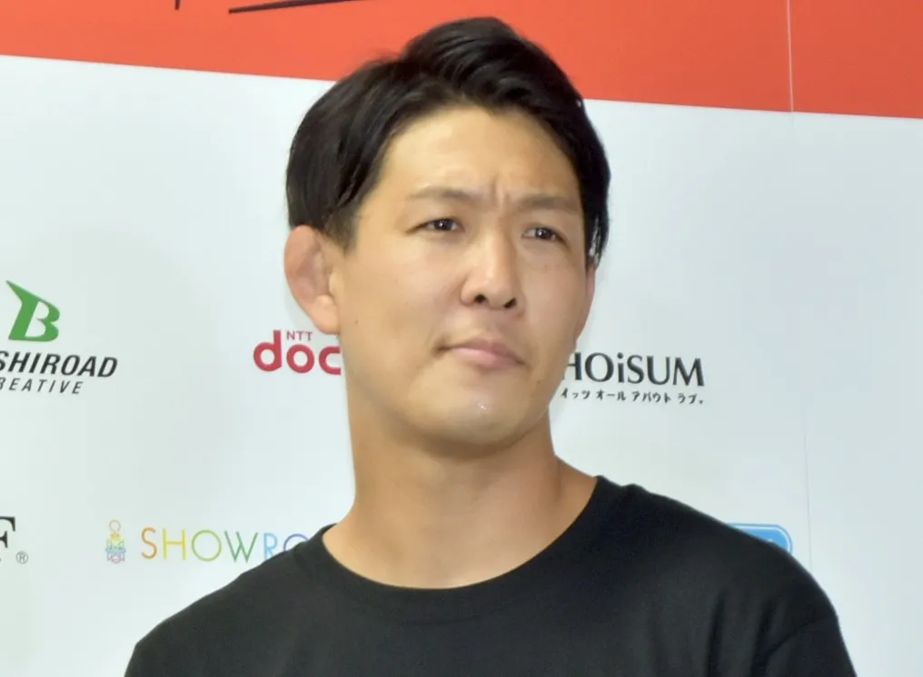 ネルソンズ青山、『水ダウ』にも登場した中3“息子”の卒業式　肩組みショットに反響「最高の親子関係」