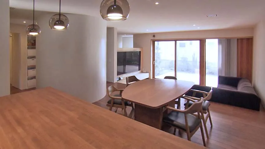 家の真ん中に巨大円柱がある家…神奈川県の個性派住宅『渡辺篤史の建もの探訪』