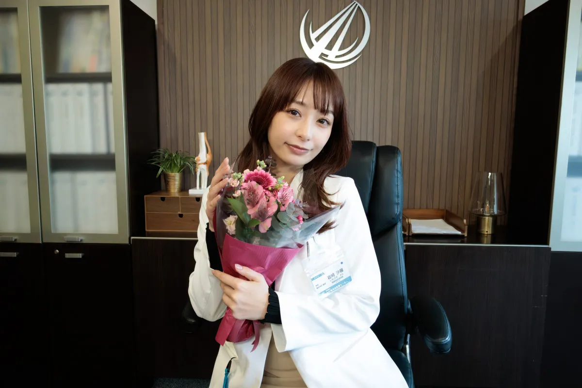 宇垣美里『ヤンドク！』クランクアップに「のびのびと演じさせていただきました」【コメントあり】