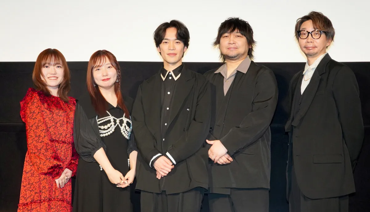 荒川弘が未発表設定を久野美咲に極秘伝授　『黄泉のツガイ』全面協力で小野賢章＆宮本侑芽は仕事場訪問も