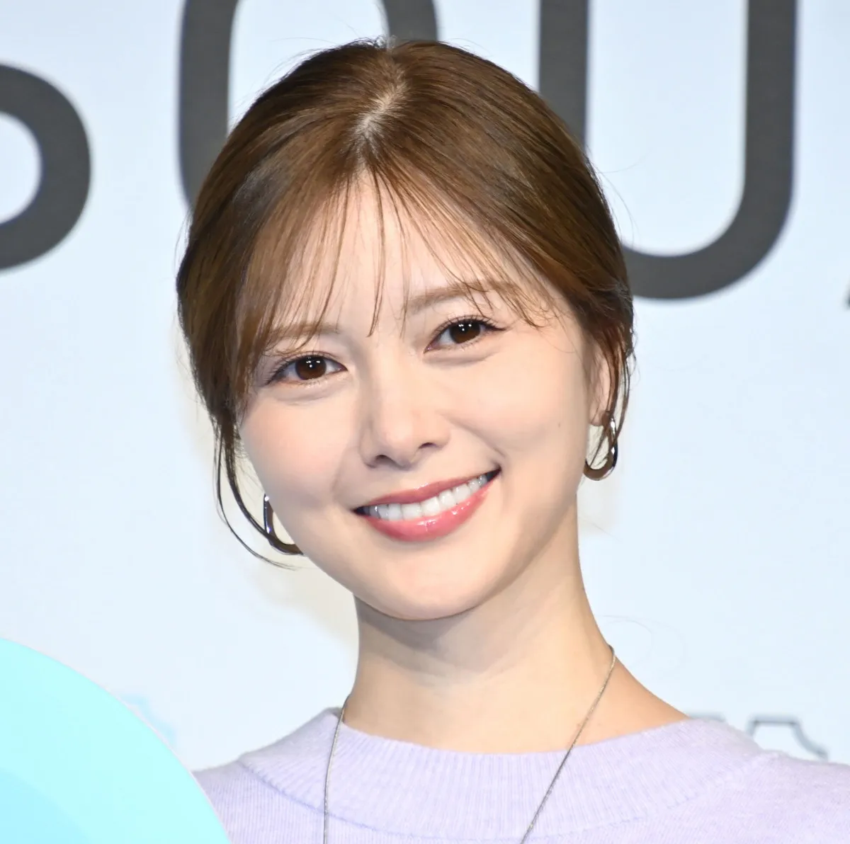 白石麻衣『チェンソーマン』マキマに大変身！　コスプレ続々でファン興奮「完成度高い」「サムネの破壊力」