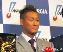 中田翔「俺に似たんかな??笑」　息子2人と“顔出し”親子手つなぎショット「あらーかっこいい親子」「若い頃の中田翔に似てますね」