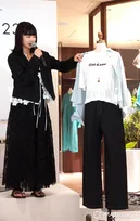 見上愛、トレンドのレースコーデ披露　お花見スタイルの提案も