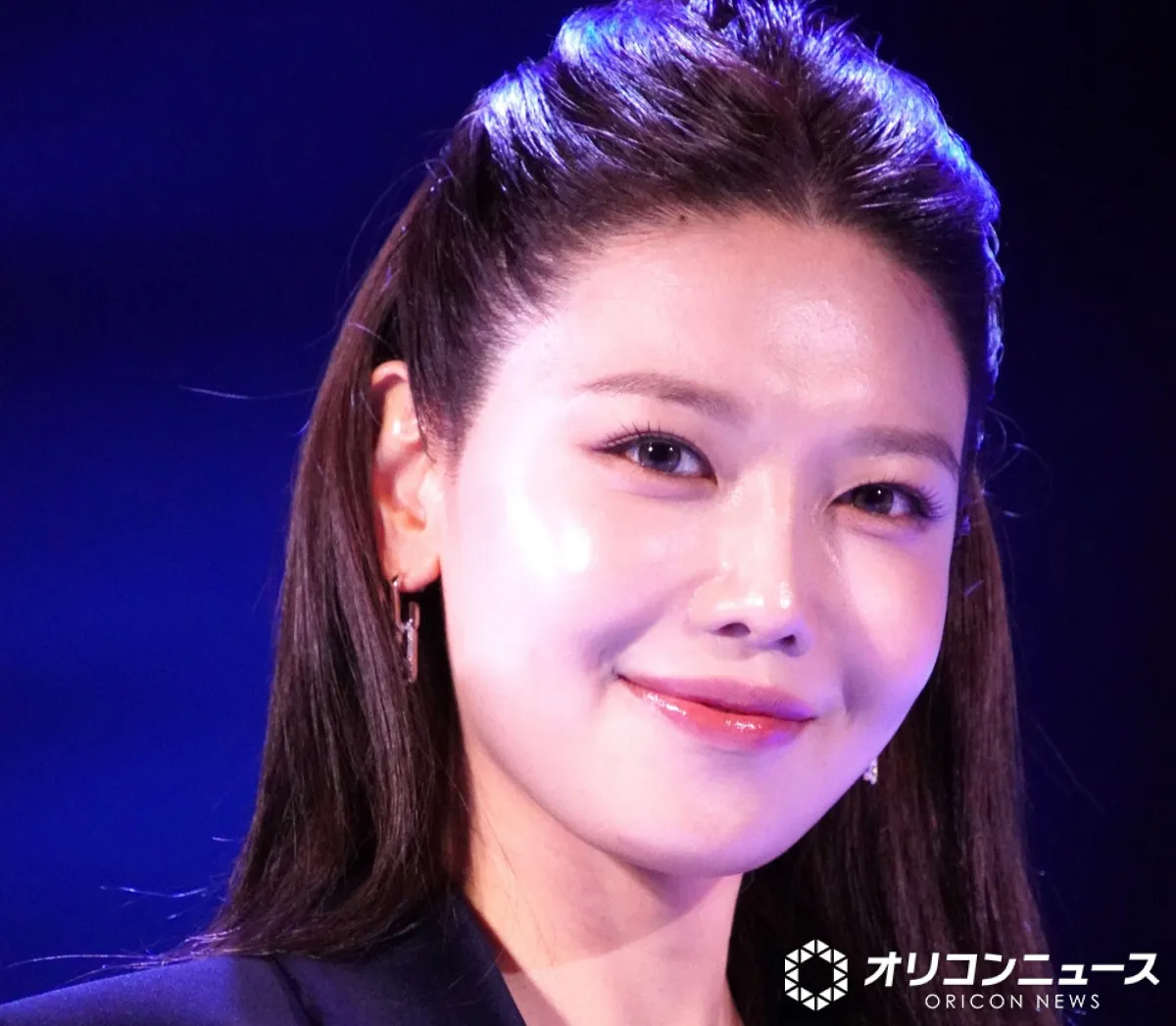 少女時代・スヨン、銀座・三越で“ガチ包丁選び”　日本での“オフ姿”＆「日プ新世界」会見の裏側まで一挙公開