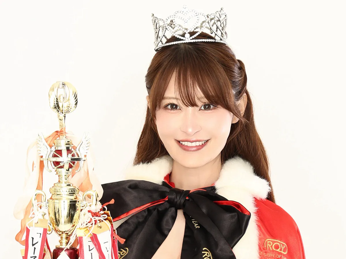 吉岡美穂・菜々緒などを輩出したレースクイーンの最高峰『レースクイーン・オブ・ザ・イヤー 25-26』、新女王は“完璧グラビアンヌ”佐々木美乃里に決定